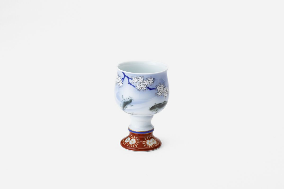 染錦桜鯉　花型ワインカップ | 有田焼 深川製磁｜公式オンラインストア