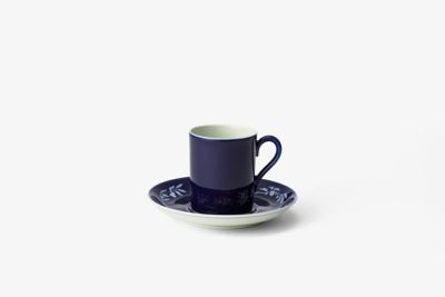 草花折枝白抜紋 紅茶碗皿 | 有田焼 深川製磁｜公式オンラインストア