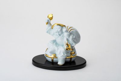 白磁金彩　大黒様置物