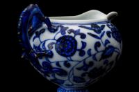 MING VILLAGE 染め付け　ティーポット MING VILLAGE 染め付け ティーポットの通販 by シェトラン｜ラクマ