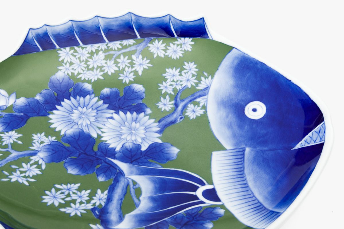 染付菊絵 魚型皿 | 有田焼 深川製磁｜公式オンラインストア