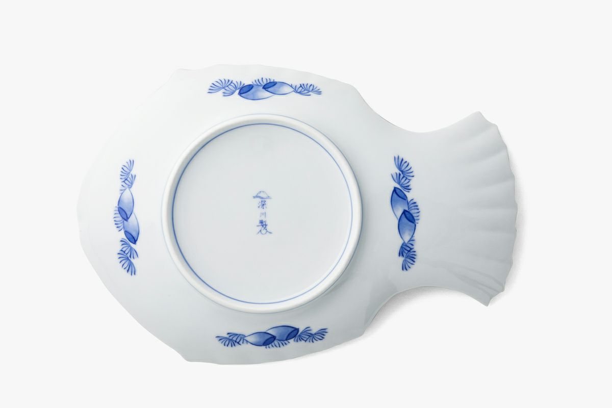 染付菊絵 魚型皿 | 有田焼 深川製磁｜公式オンラインストア