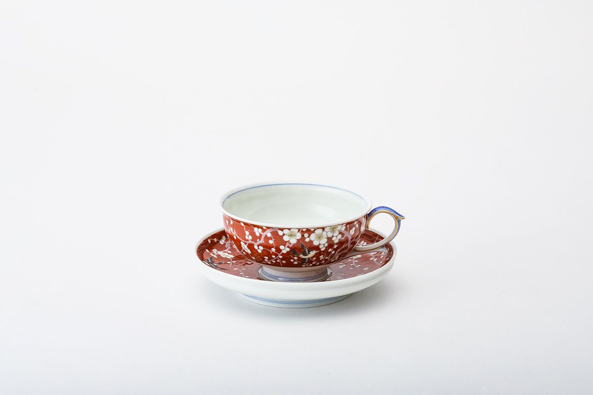 梅小鳥外濃（赤） 紅茶碗皿 | 有田焼 深川製磁｜公式オンラインストア