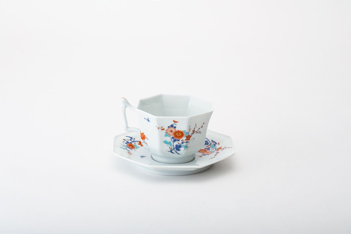 色絵花鳥紋　八角紅茶碗皿