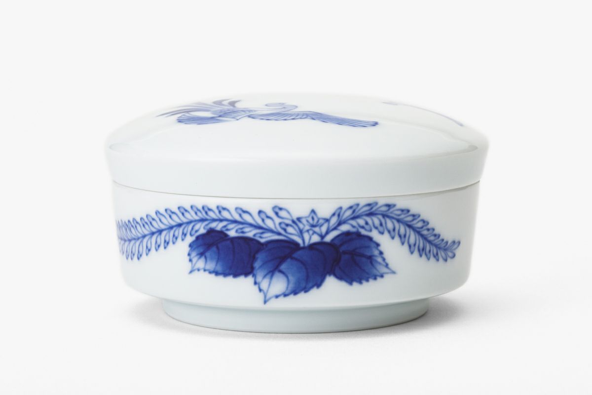 染付け　小箱 官窯染付鳳凰桐文様 ボンボニエール | 有田焼 深川製磁｜公式