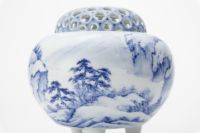 染付山水 篭目香炉（大） | 有田焼 深川製磁｜公式オンラインストア