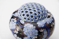 〇Eb左1043 未使用保管品 有田焼 金箔桜 香炉 琥山 香道具 共箱 〇Eb左1043 未使用保管品 有田焼 金箔桜 香炉 琥山 香道具