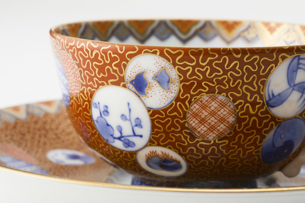 丸紋外赤金ミル 竜手付紅茶碗皿 | 有田焼 深川製磁｜公式オンラインストア