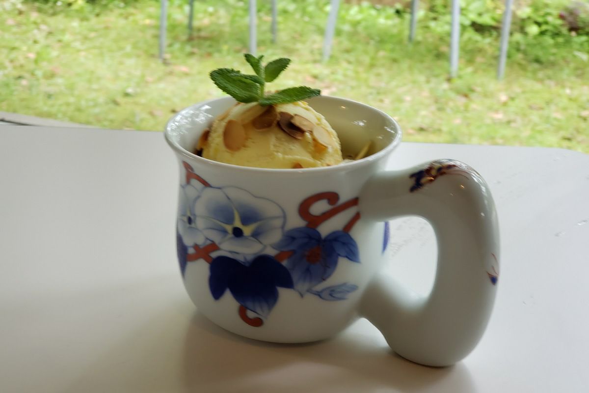 染錦連朝顔（赤） モーニングカップ | 有田焼 深川製磁｜公式