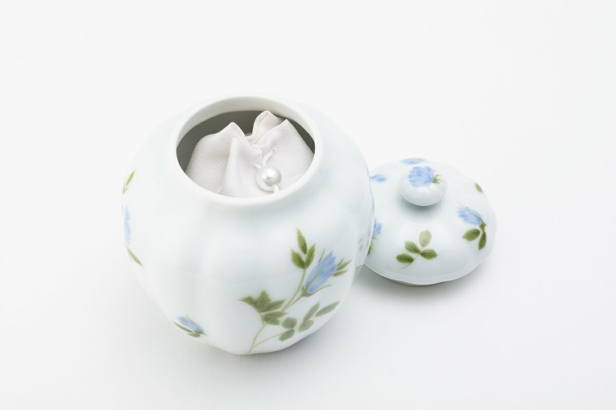 ブルーローズ お手元壺 | 有田焼 深川製磁｜公式オンラインストア