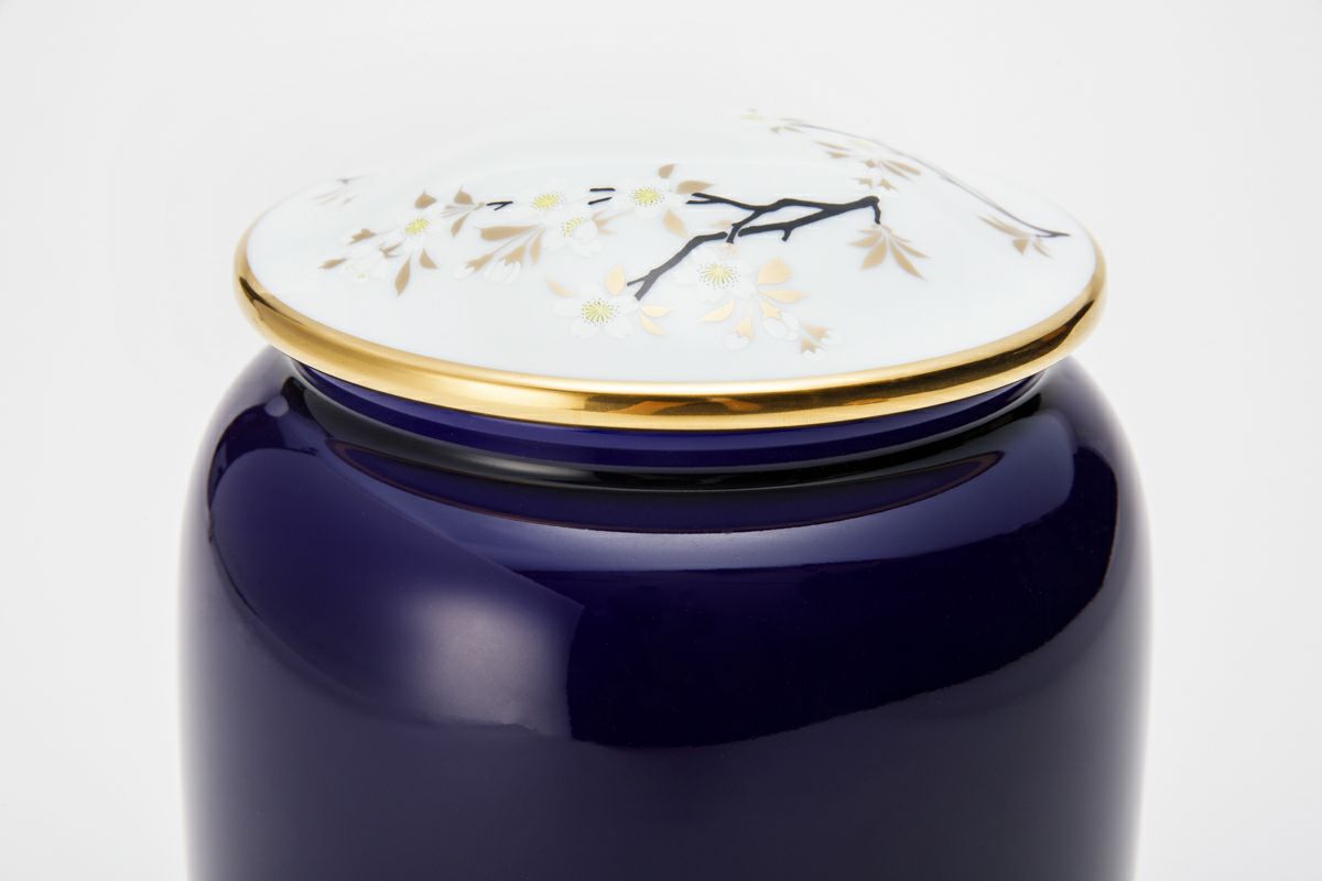 花見おどり（瑠璃） 長命壺5寸 | 有田焼 深川製磁｜公式オンラインストア