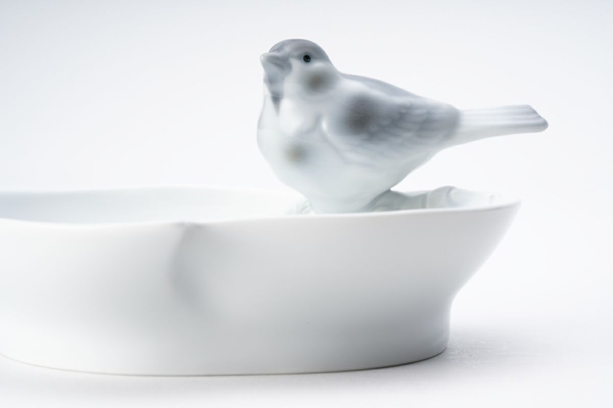 釉彩小鳥　彫刻皿