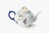 ♥特価　深川製磁　染錦絢草花絵七寸長角皿 染錦絢爛草花絵 七寸長角皿 | 有田焼 深川製磁｜公式オンライン