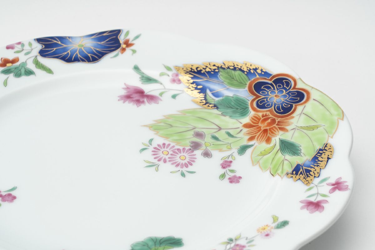 染錦絢爛草花絵 花型ケーキ皿 | 有田焼 深川製磁｜公式オンラインストア