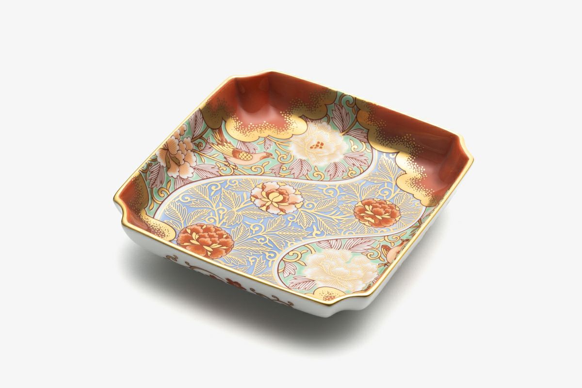 金襴手牡丹唐草瑠璃色 飾皿 | 有田焼 深川製磁｜公式オンラインストア 