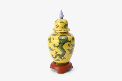 竜鳳凰錦手黄地冠付台付6寸飾壺(壷)