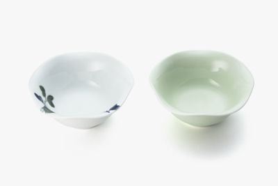 ★ペア花型小鉢（ツインと青磁)