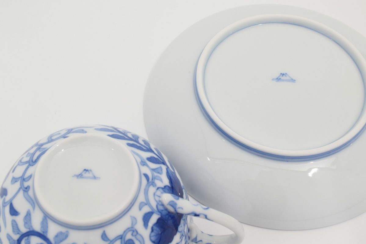 ☆染付唐草古代釉 碗皿 | 有田焼 深川製磁｜公式オンラインストア