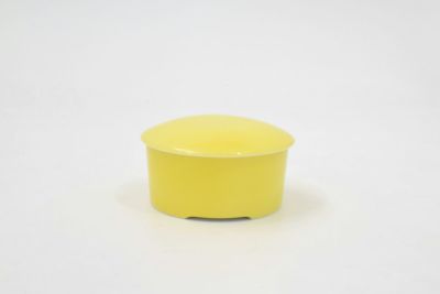 24谷窯黄彩磁　三方高台蓋物