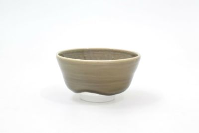 23谷窯茶灰釉　手造抹茶碗（ろくろ士名入り）